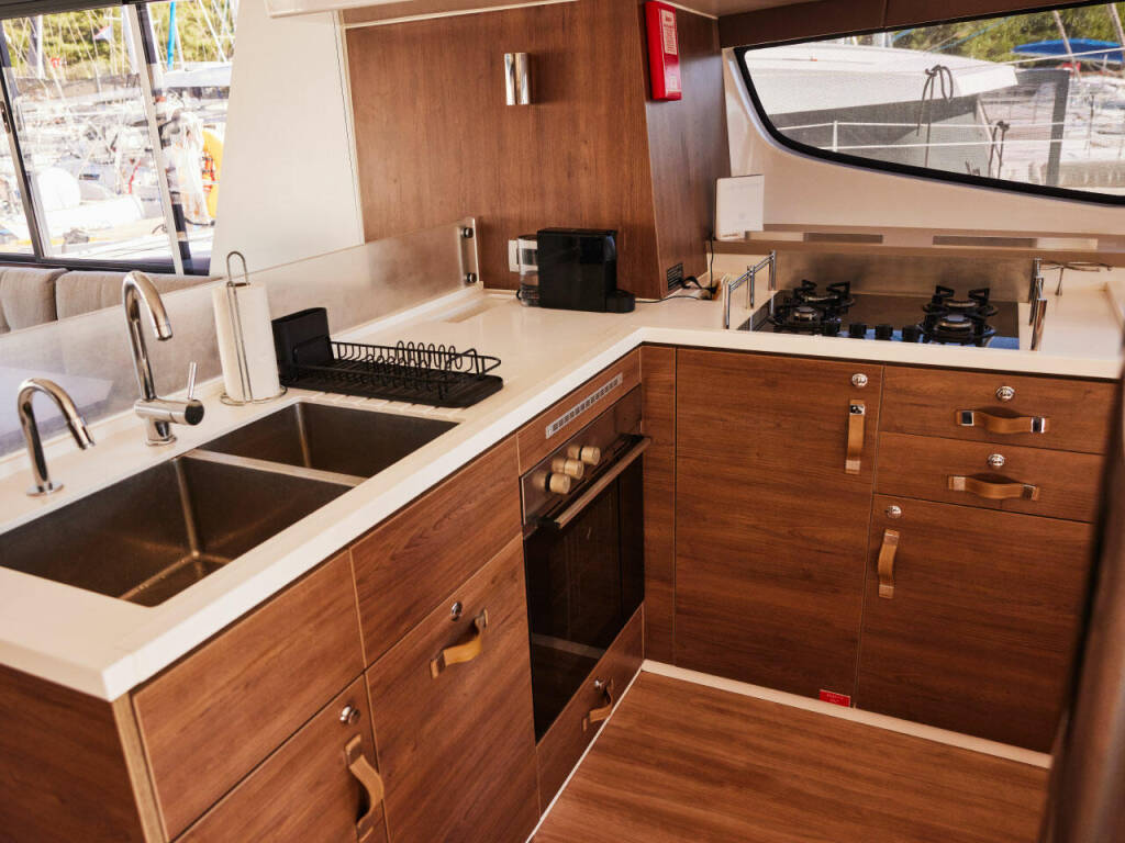 Catamaran Bali 4.6 Ediba Scorpio