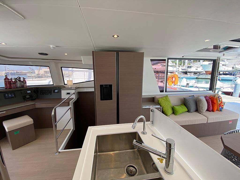 Katamaran Bali 4.6 Star Velvet