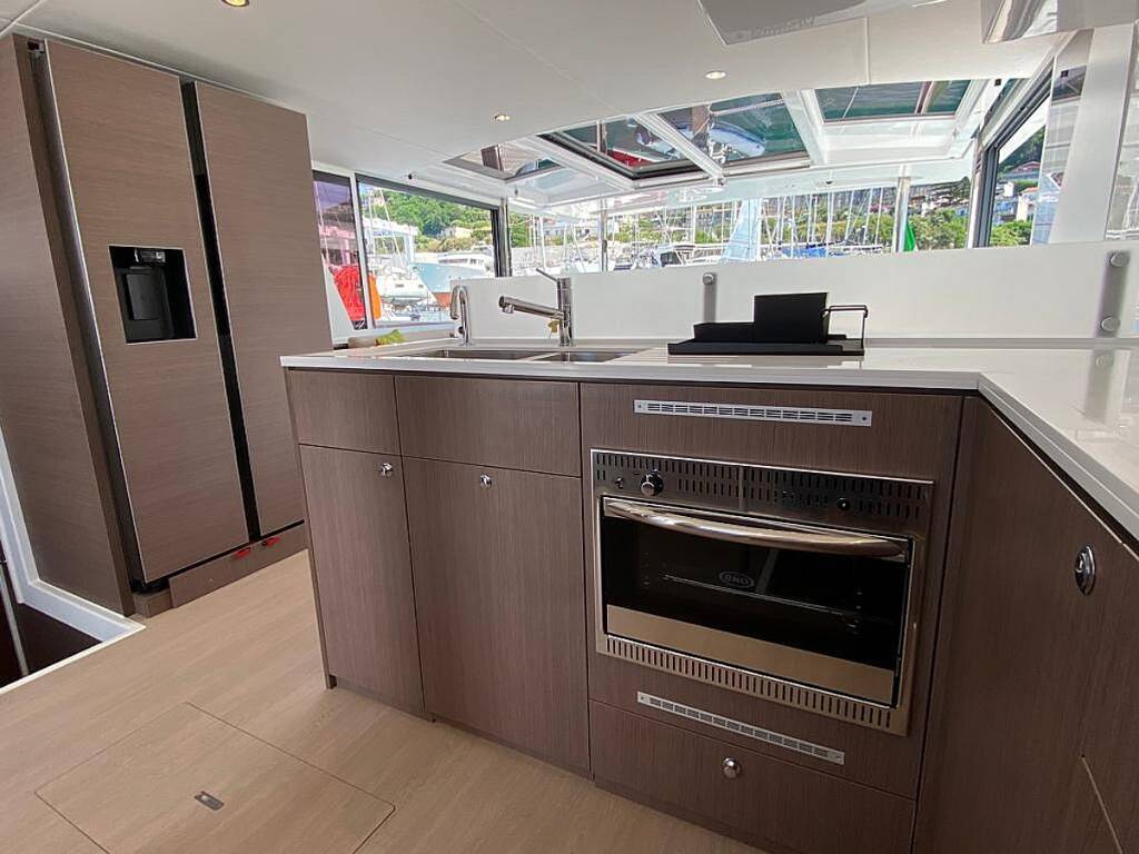 Katamaran Bali 4.6 Star Velvet