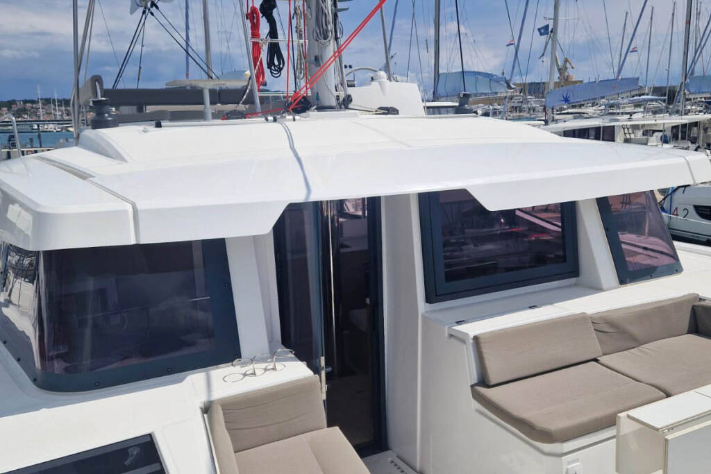 Catamaran Bali 4.6 Anjita