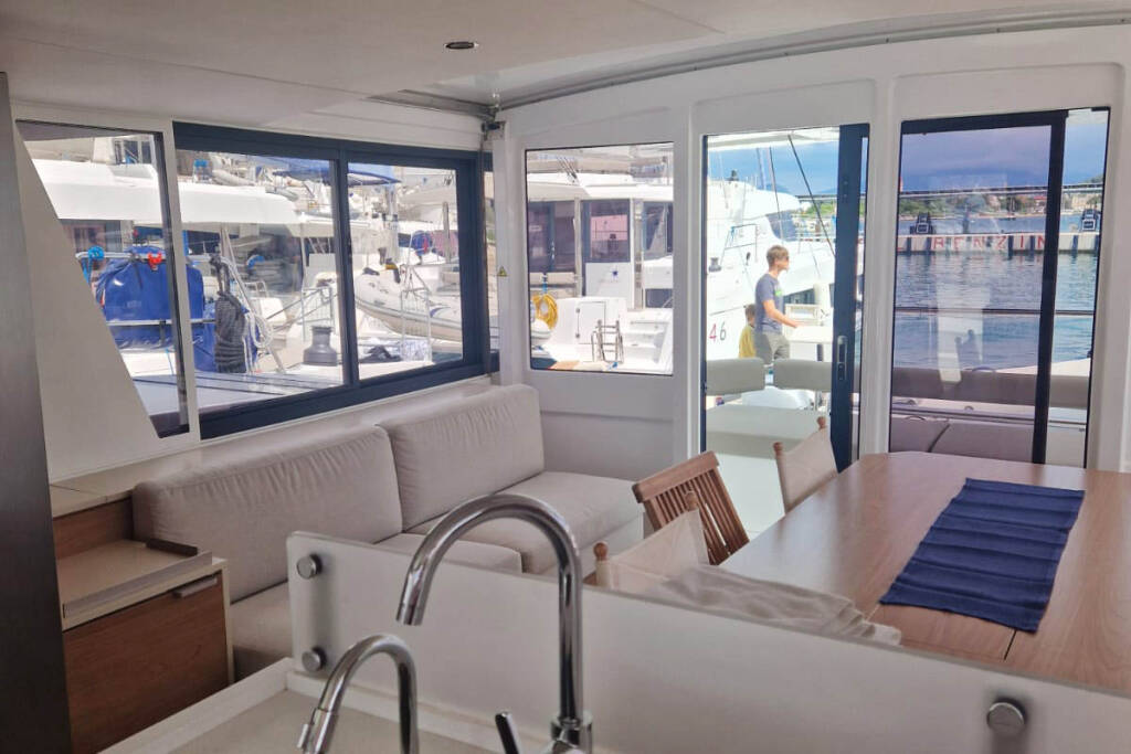 Catamaran Bali 4.6 Anjita
