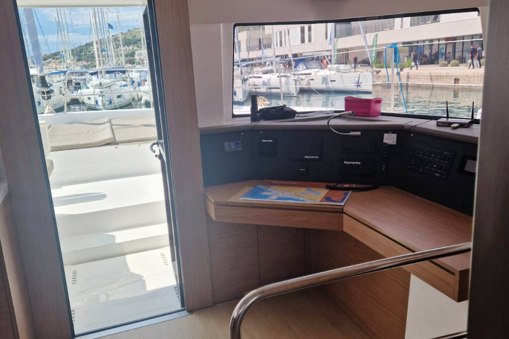 Catamaran Bali 4.6 Anjita