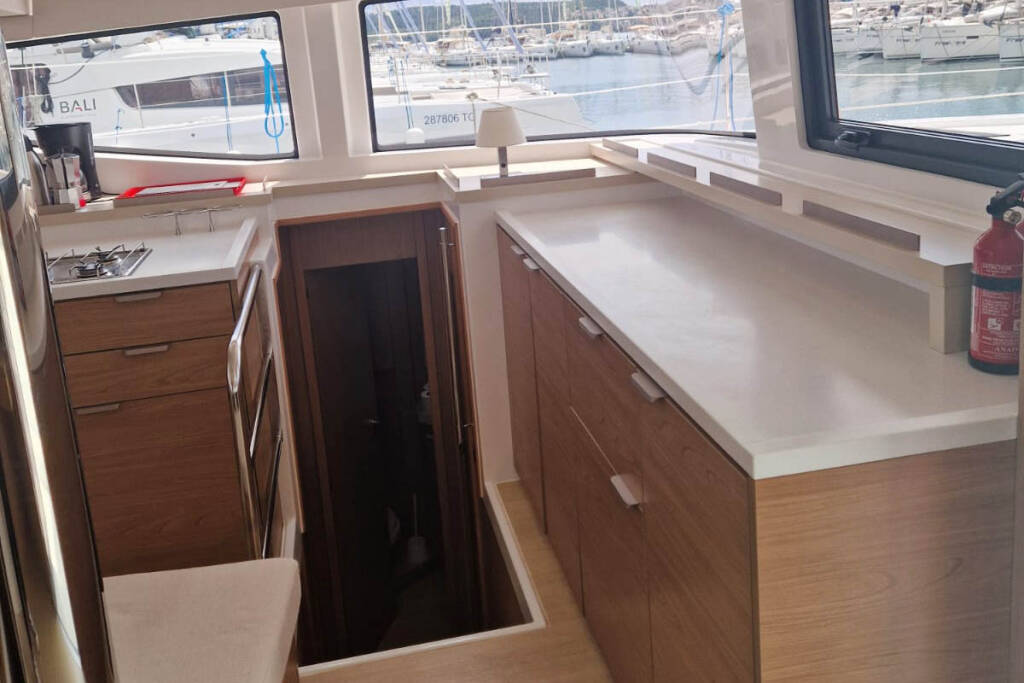 Catamaran Bali 4.6 Anjita