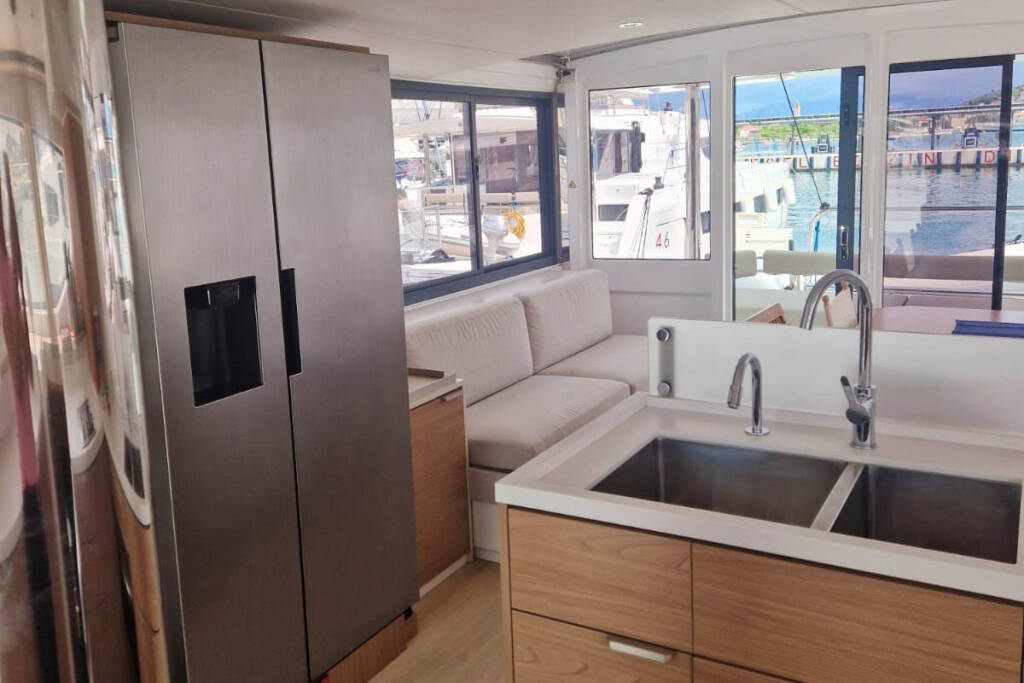 Catamaran Bali 4.6 Anjita