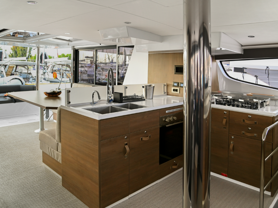 Katamaran Bali 4.6 E. M