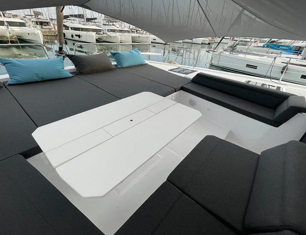 Catamaran Bali 4.6 Enma