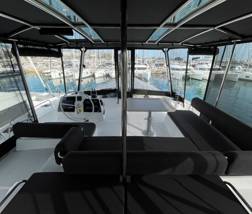 Catamaran Bali 4.6 Enma