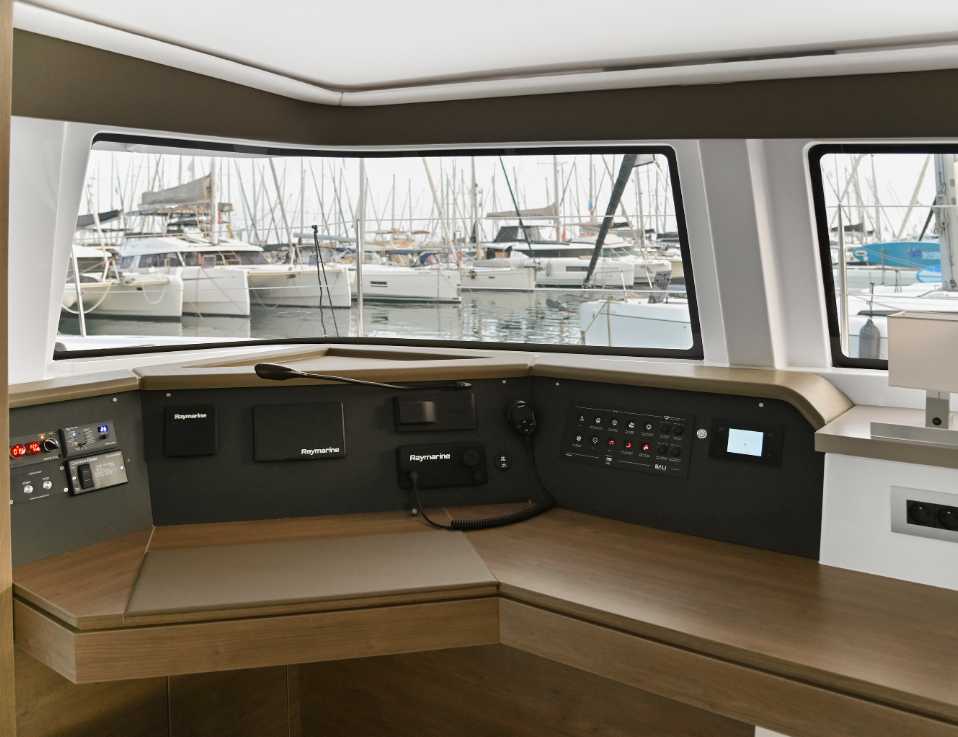 Catamaran Bali 4.6 Enma