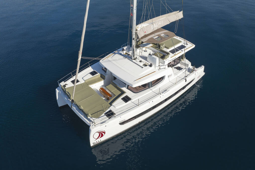 Katamaran Bali 4.6 Radago
