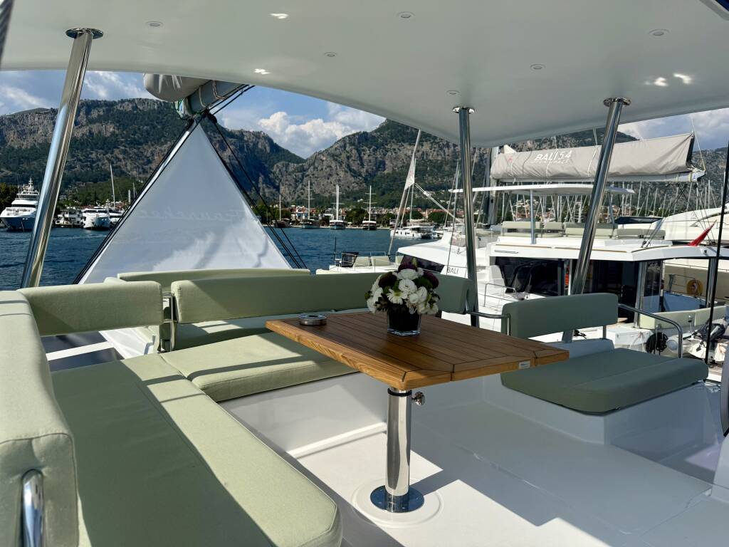 Catamaran Bali 4.6 Amelia