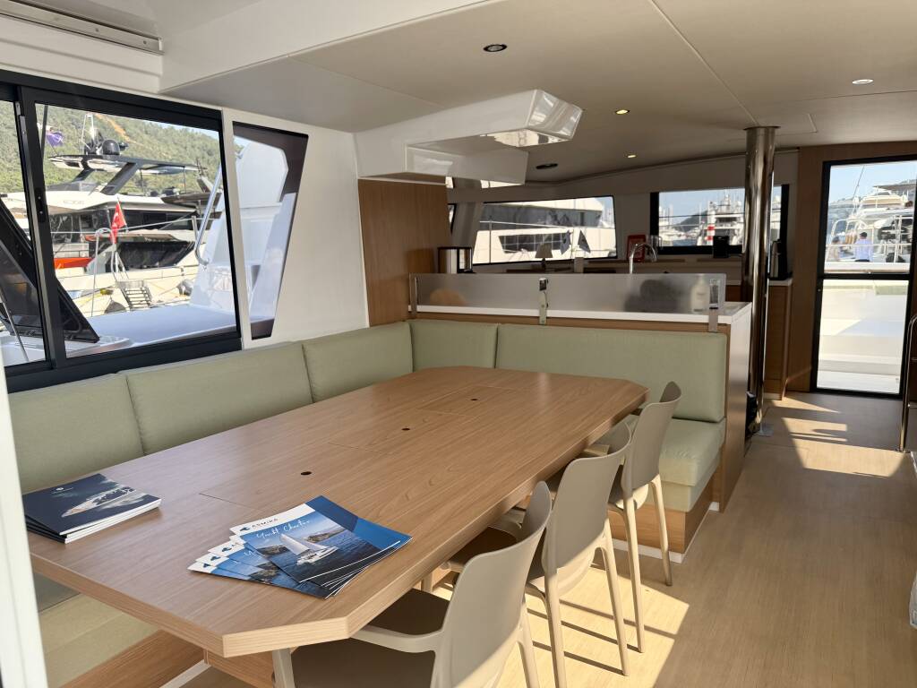 Catamaran Bali 4.6 Amelia