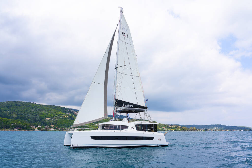 Catamaran Bali 4.6 Aria