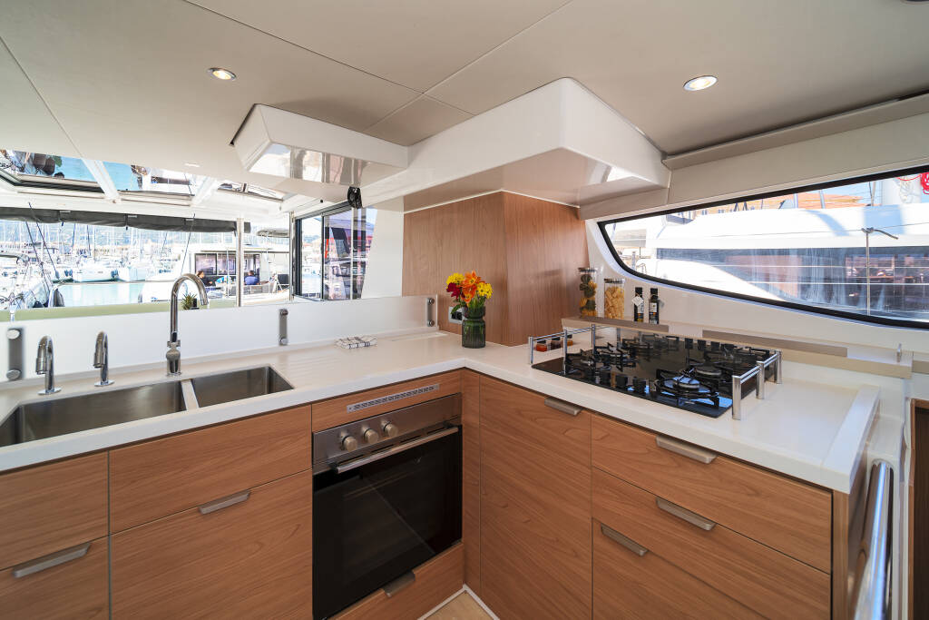 Catamaran Bali 4.6 Aria