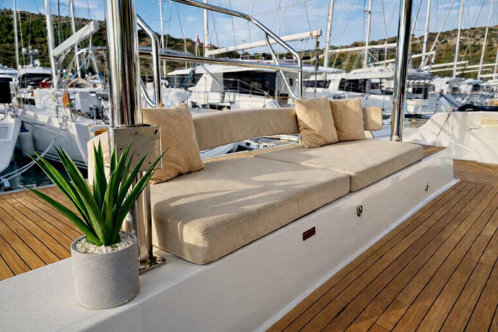 Katamaran Bali 4.6 Friendship