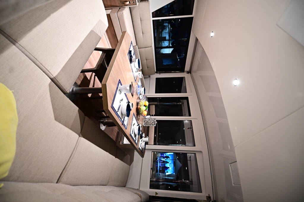 Katamaran Bali 4.6 Tritone