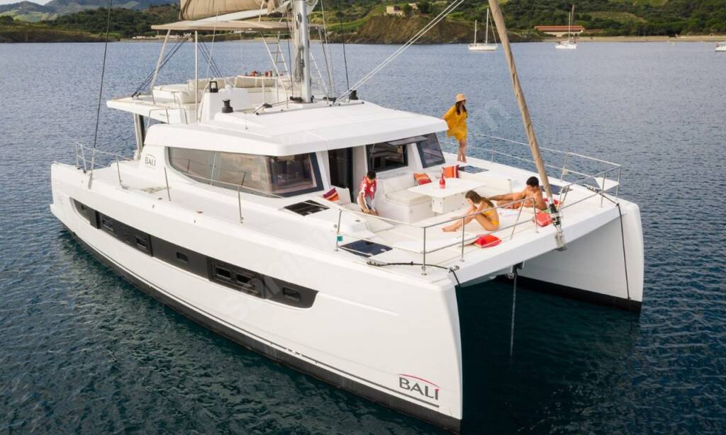 Catamaran Bali 4.8 OW Honour