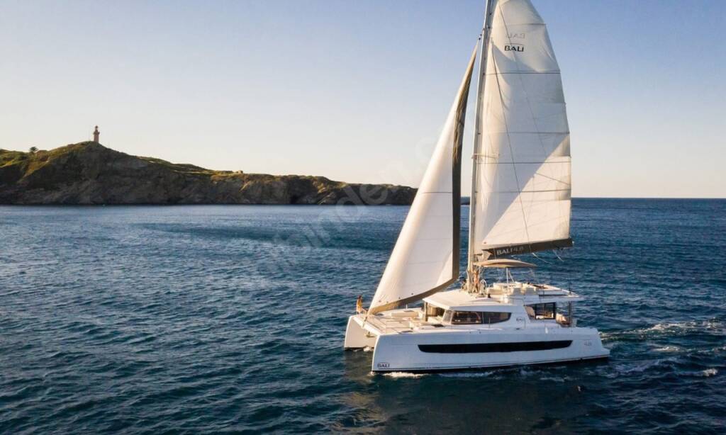 Catamaran Bali 4.8 OW Honour