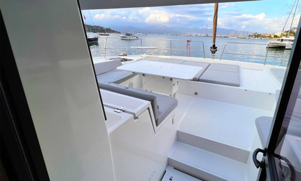 Catamaran Bali 4.8 OW Honour
