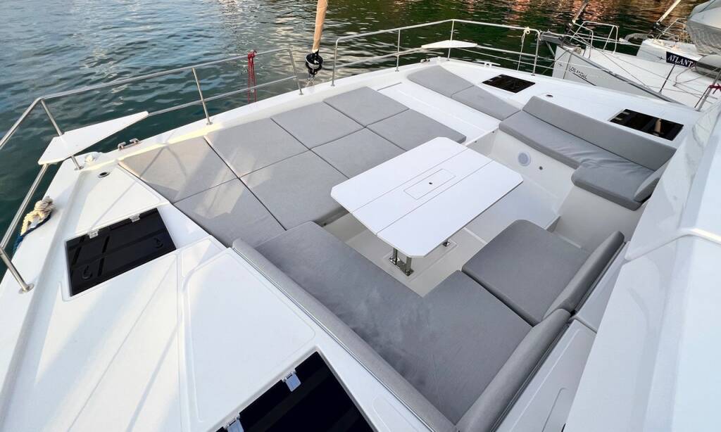 Catamaran Bali 4.8 OW Honour
