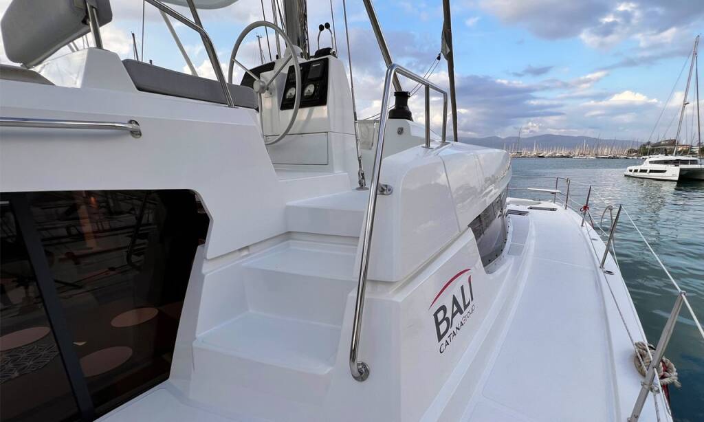 Catamaran Bali 4.8 OW Honour