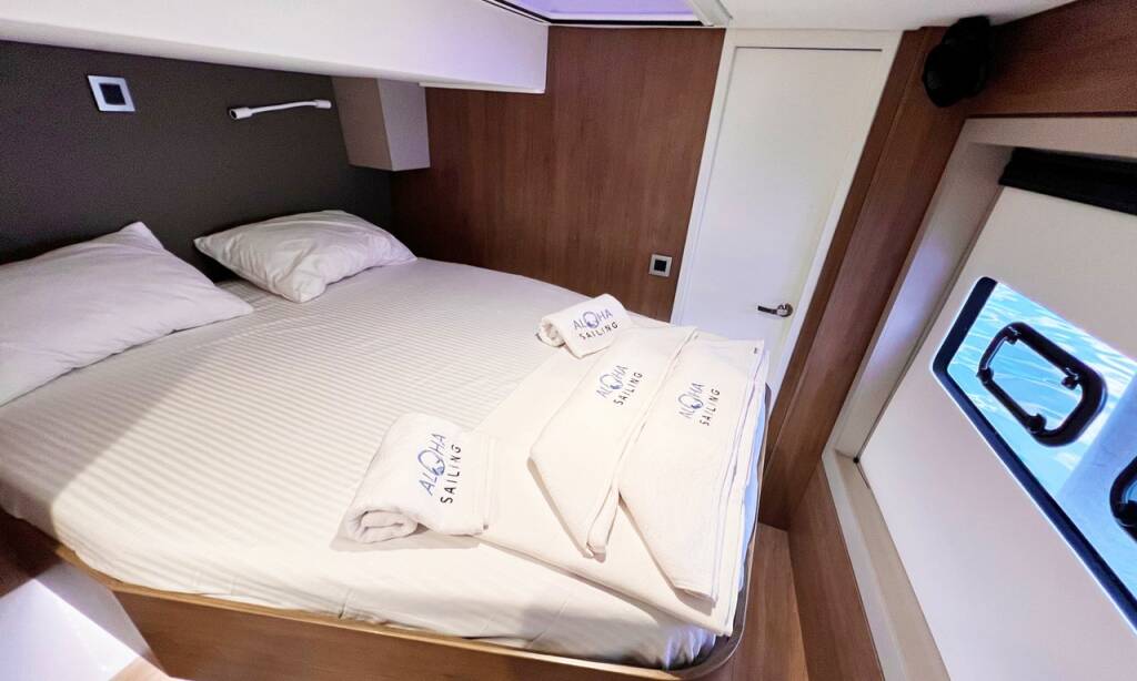 Catamaran Bali 4.8 OW Honour