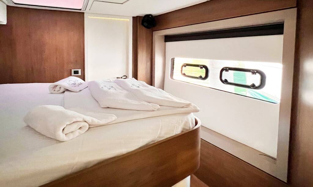Catamaran Bali 4.8 OW Honour