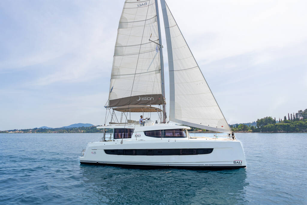 Katamaran Bali 4.8 Laguana