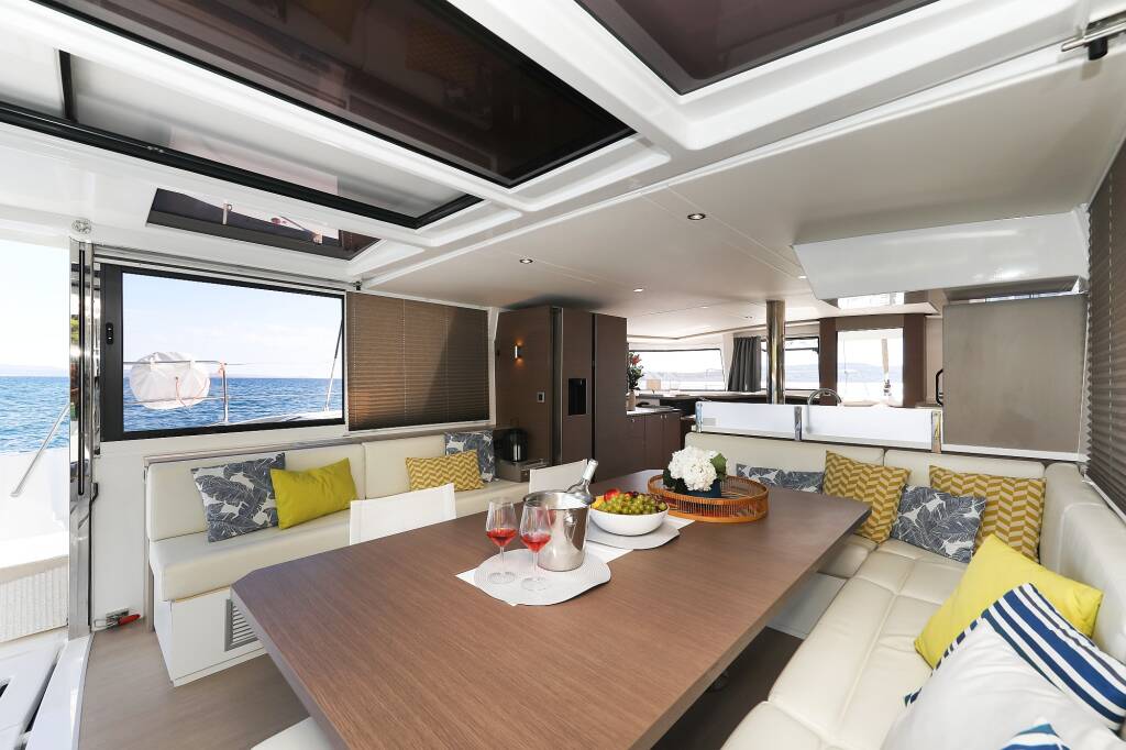 Catamaran Bali 4.8 Vaya Con Dios