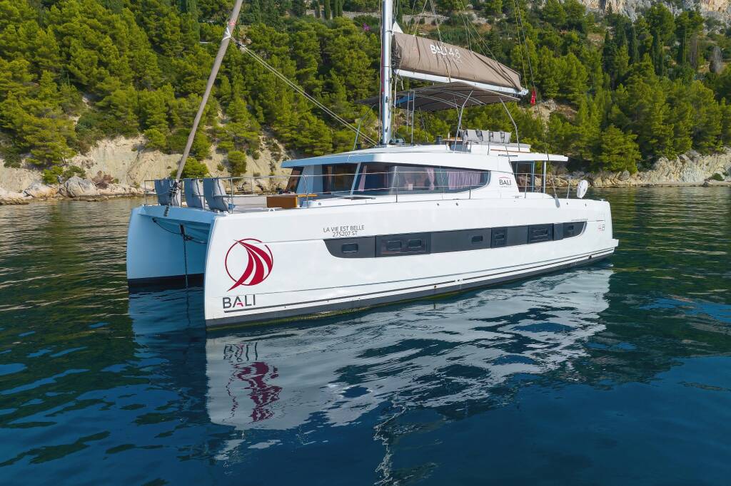 Katamaran Bali 4.8 La Vie Est Belle