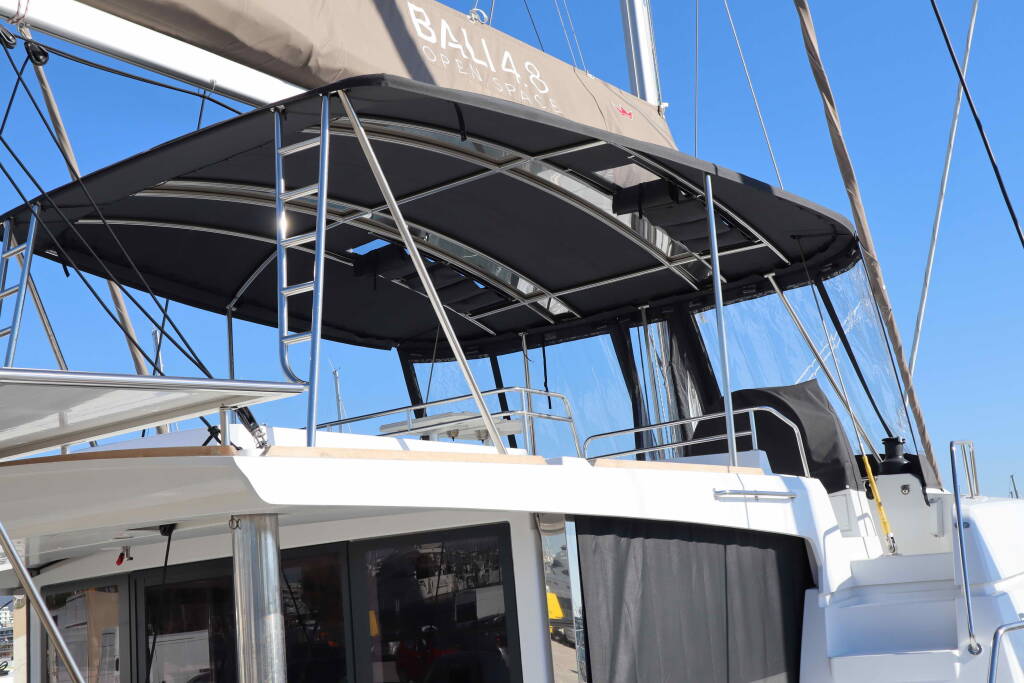 Catamaran Bali 4.8 PRESTIGE