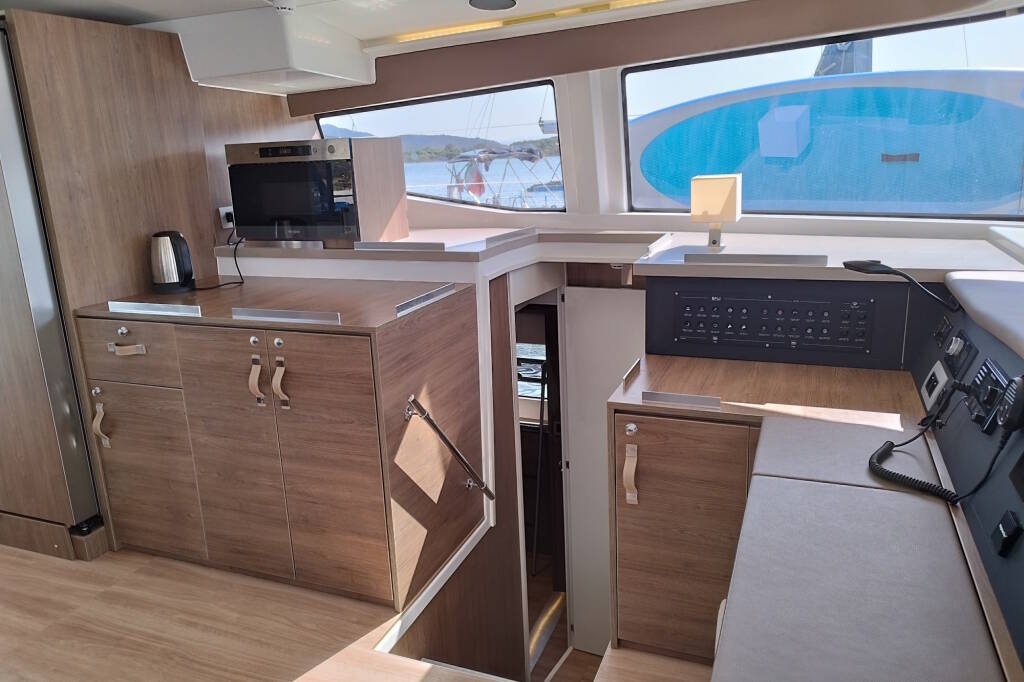 Catamaran Bali 4.8 Steno