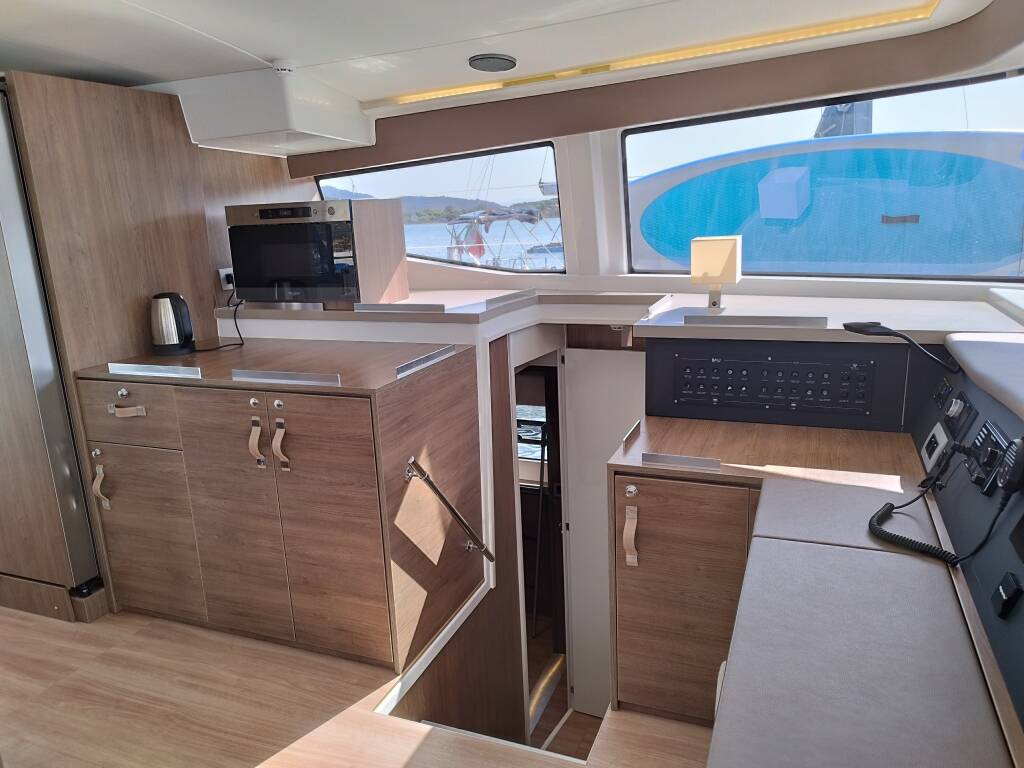Catamaran Bali 4.8 Steno