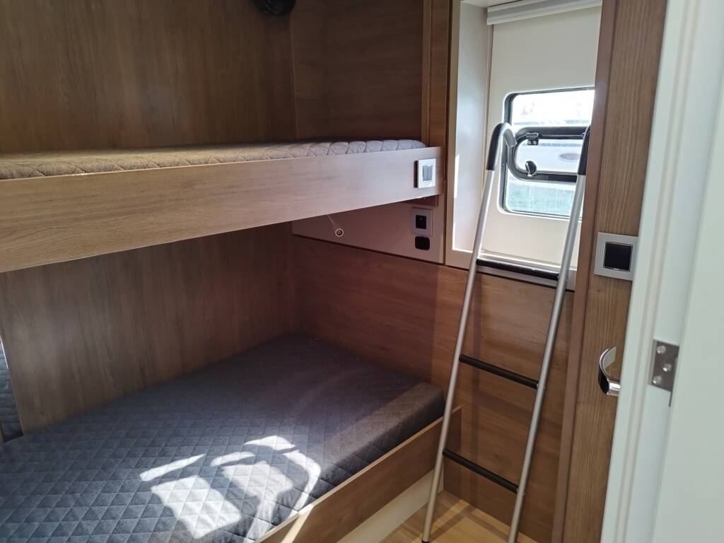 Catamaran Bali 4.8 Steno