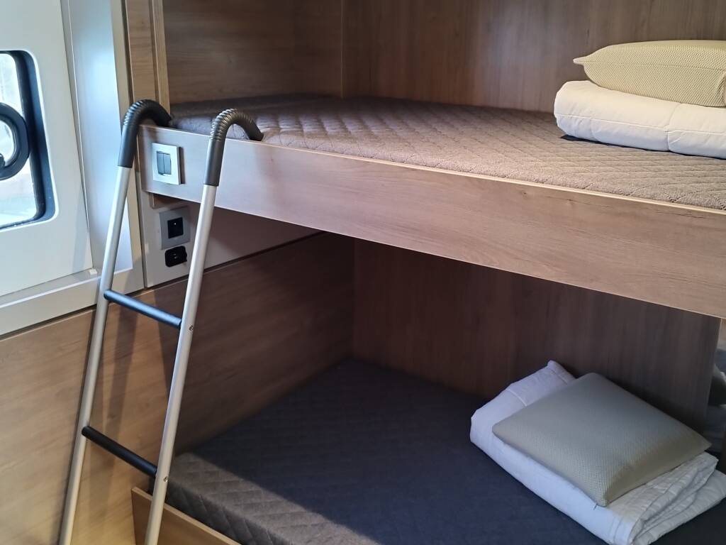 Catamaran Bali 4.8 Steno
