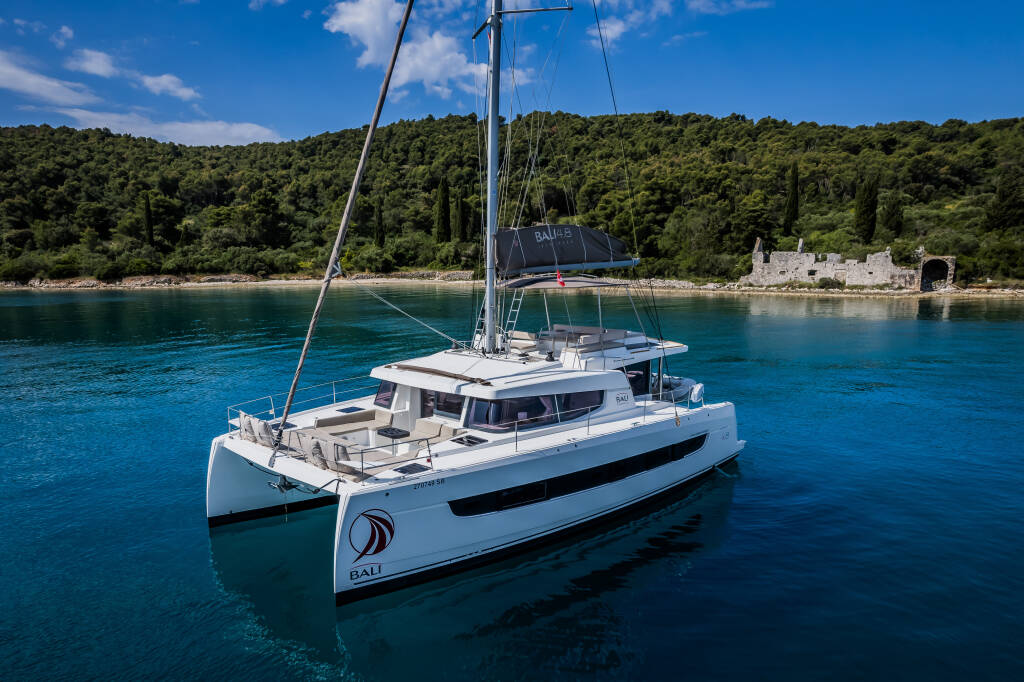 Catamaran Bali 4.8 Esthera
