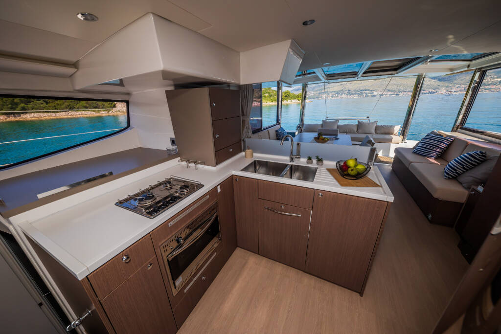 Catamaran Bali 4.8 Esthera