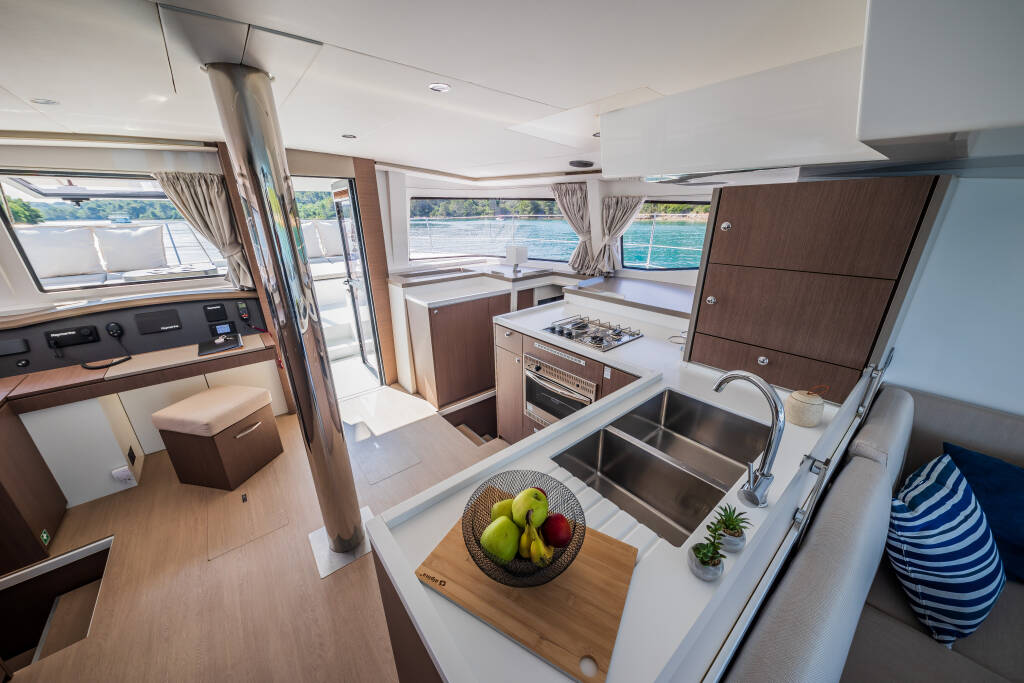 Catamaran Bali 4.8 Esthera