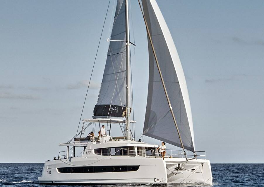 Catamaran Bali 4.8 Pagora