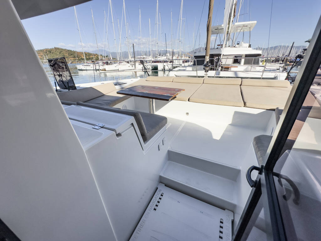 Catamaran Bali 4.8 Pagora