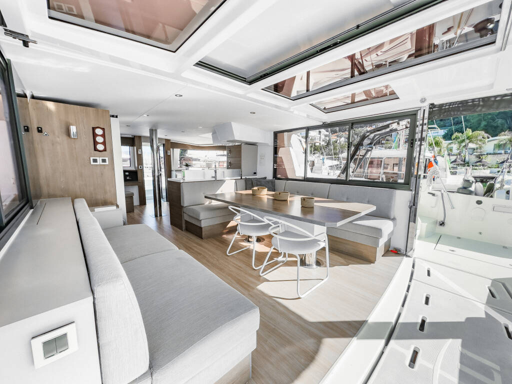 Catamaran Bali 4.8 Pagora