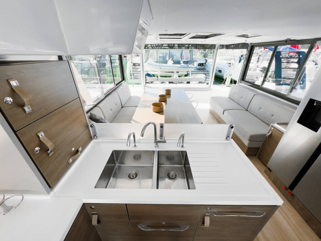 Catamaran Bali 4.8 Pagora