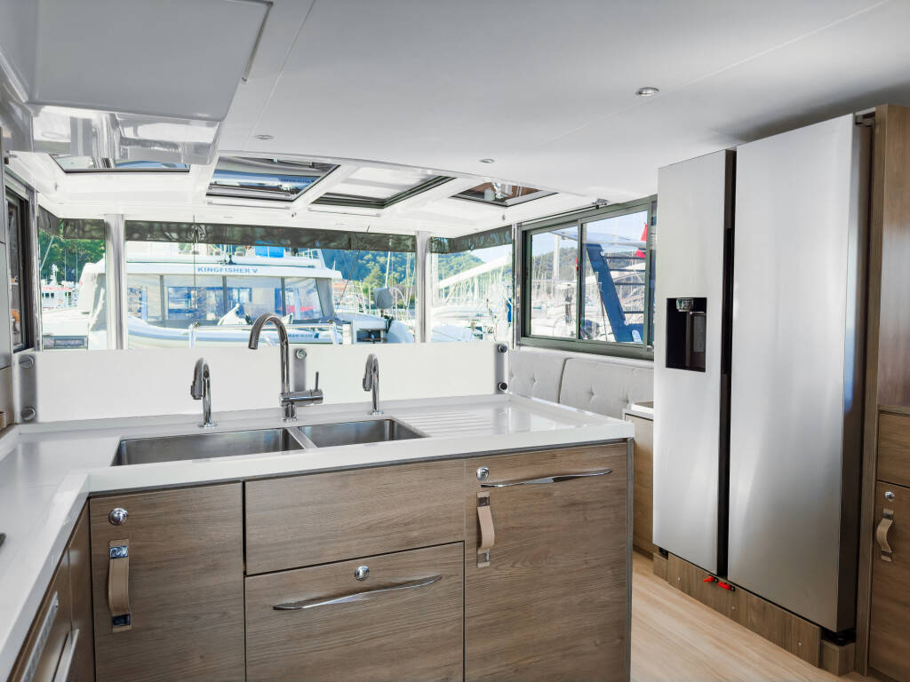 Catamaran Bali 4.8 Pagora