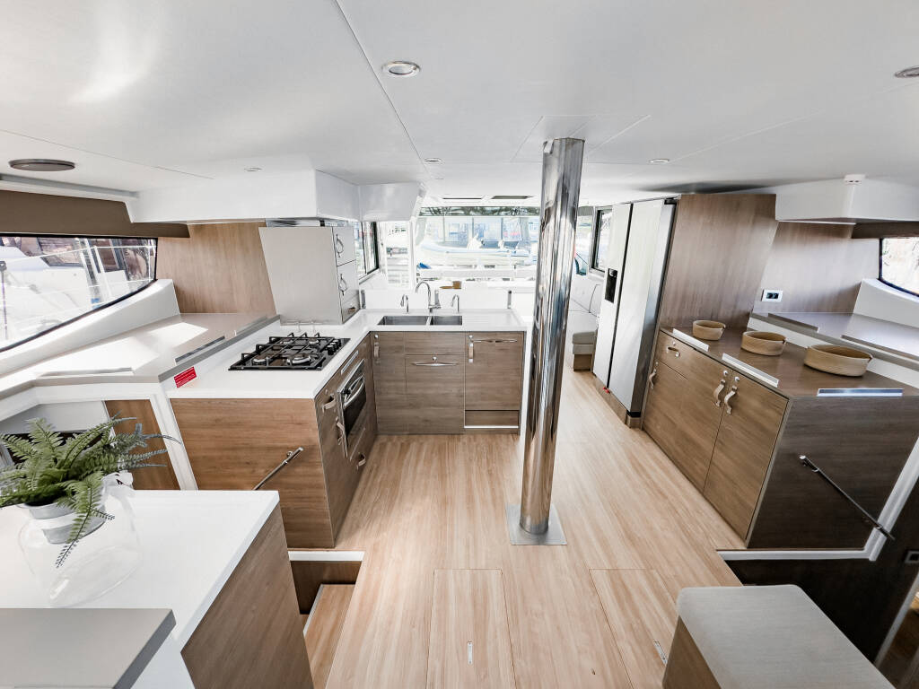 Catamaran Bali 4.8 Pagora