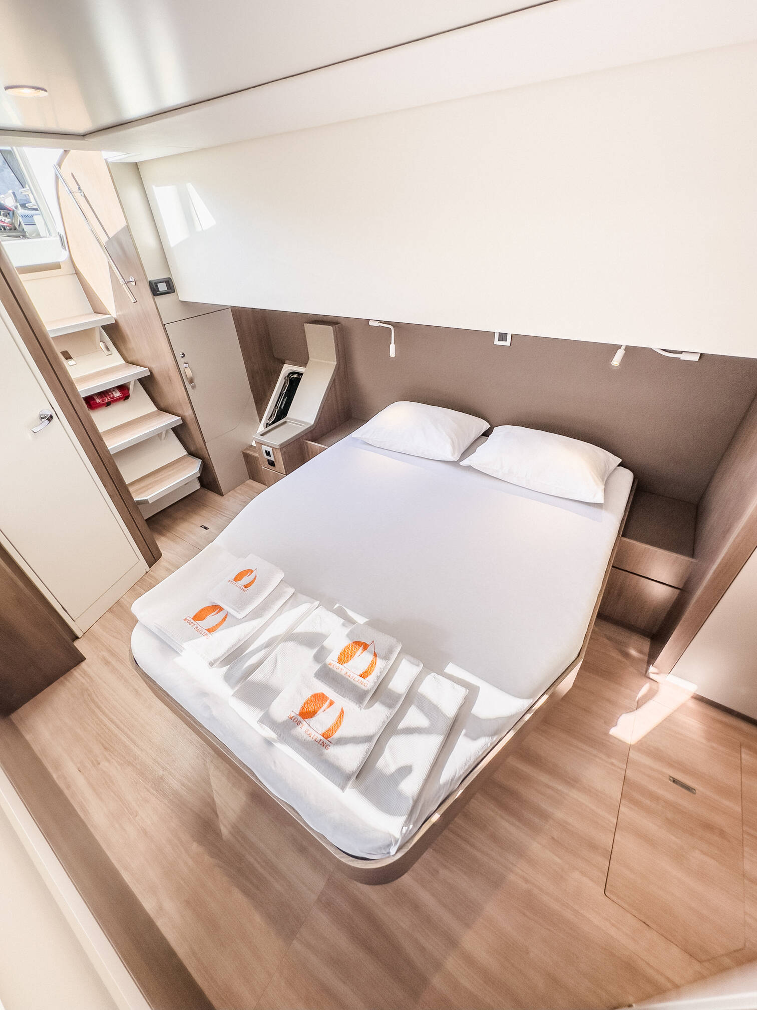 Catamaran Bali 4.8 Pagora