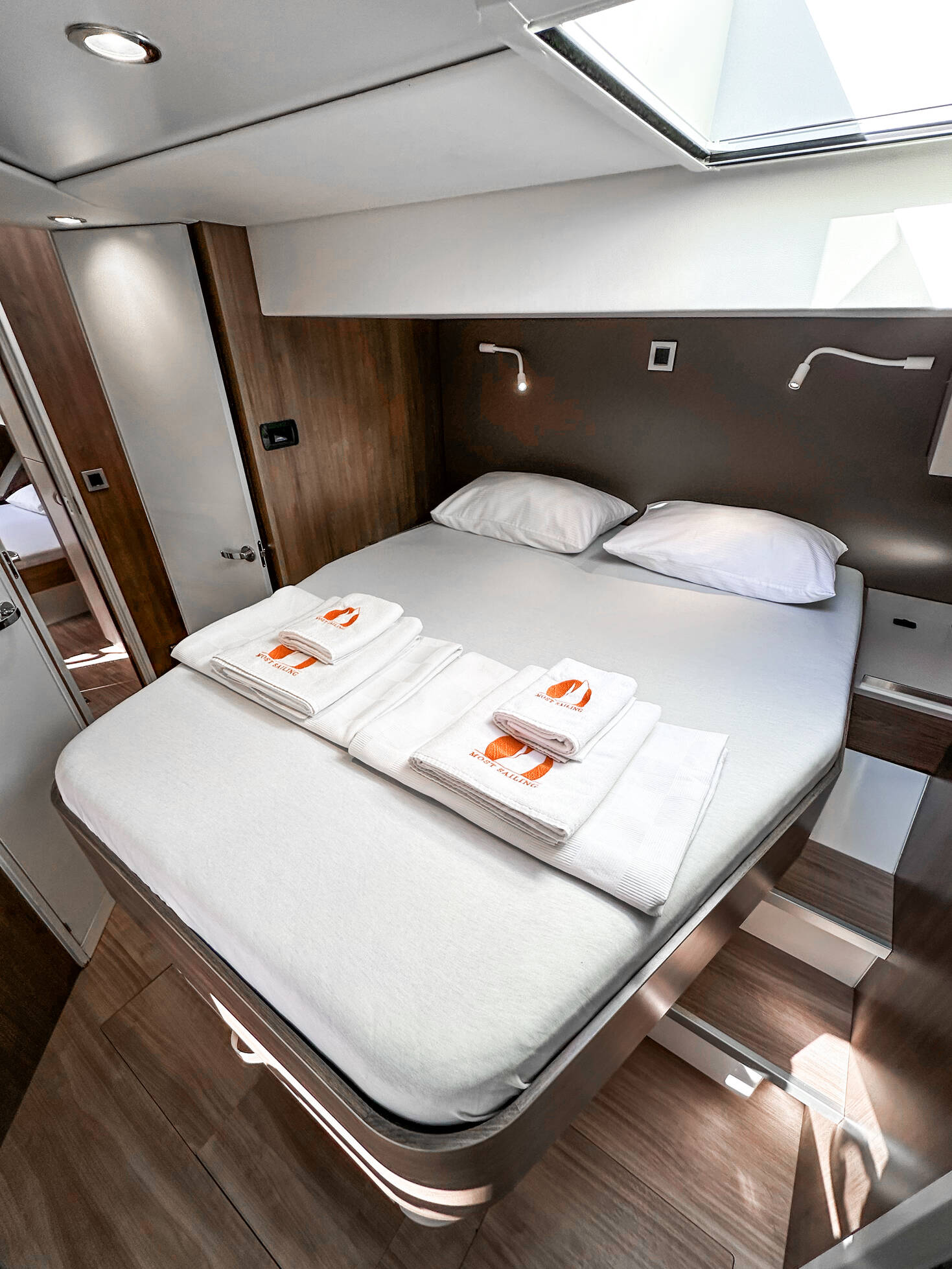 Catamaran Bali 4.8 Pagora