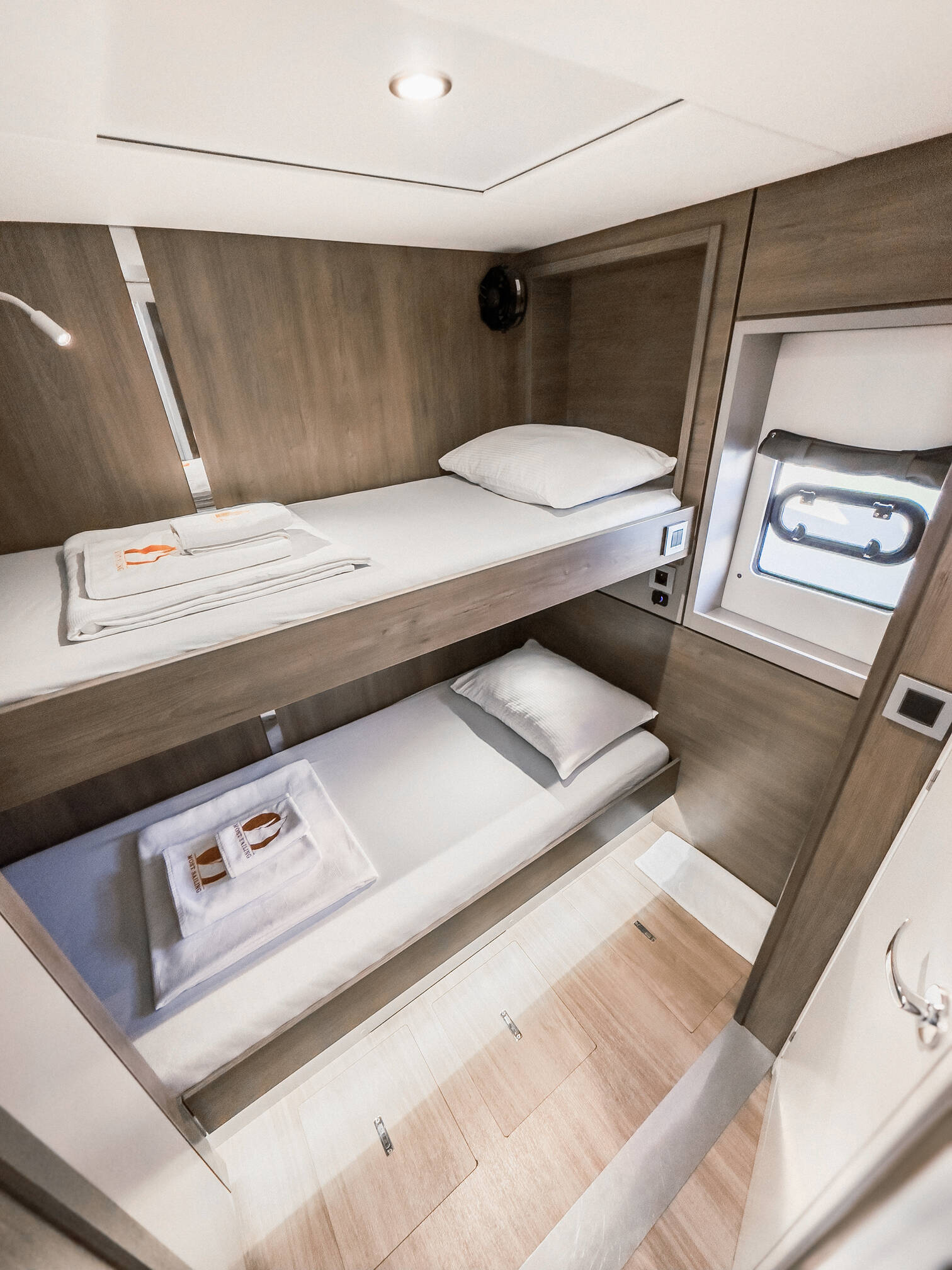 Catamaran Bali 4.8 Pagora