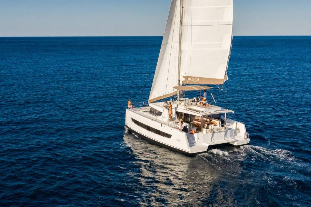 Catamaran Bali 4.8 Oksy