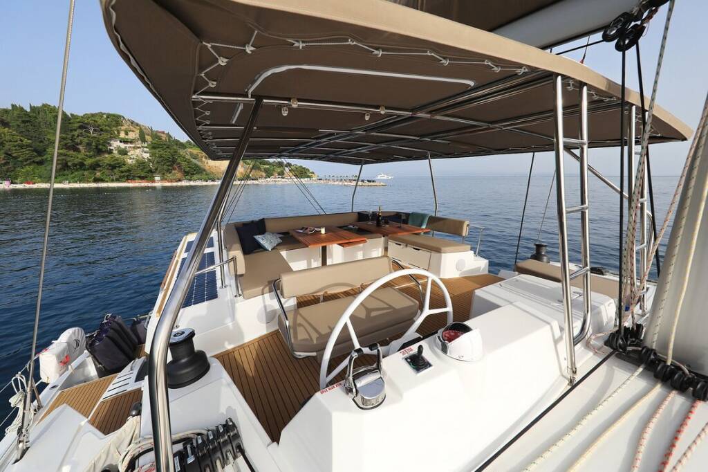Katamaran Bali 5.4 Marea I