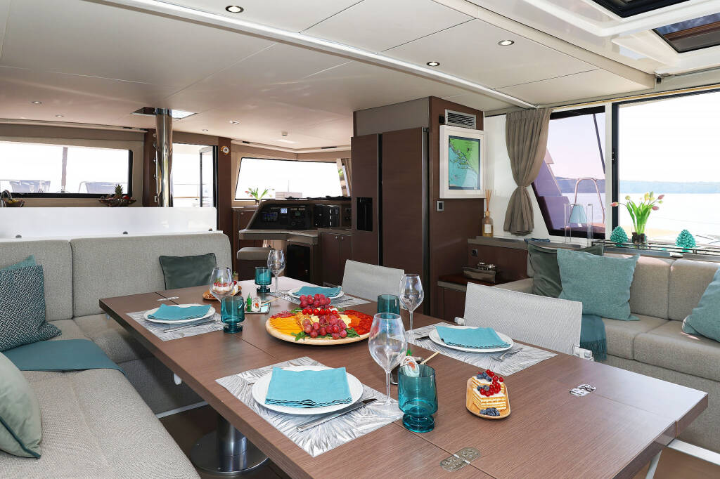 Katamaran Bali 5.4 Marea I