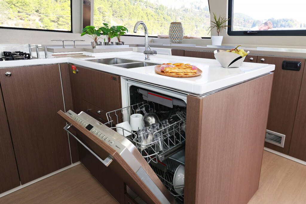 Katamaran Bali 5.4 Marea I